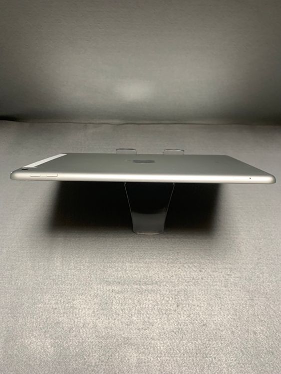 ���� ������ Cellular�� SIM�ե꡼ iPad ��6���� 32GB ����С���