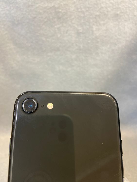 ���ʡ������ǡ�SIM�ե꡼��iPhone SE ��2���� 64GB �֥�å���