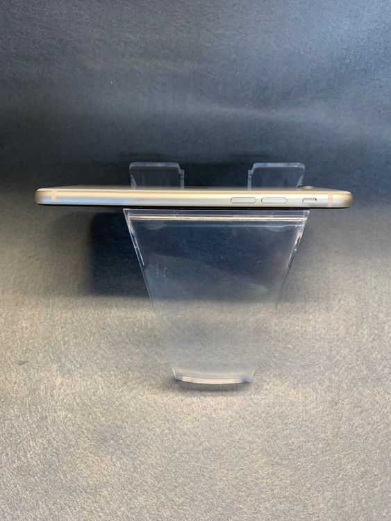 Ķ���� ������ SIM�ե꡼ iPhoneSE ��3���� 128GB �������饤�ȿ�