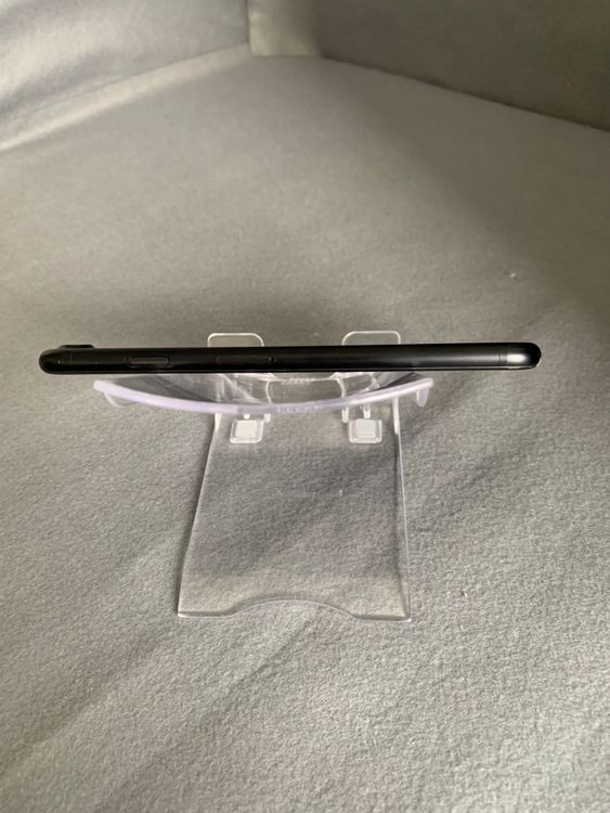 ���ʡ������ǡ�SIM�ե꡼��iPhone7 128GB �֥�å���