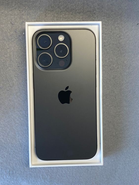 ����Ʊ�͡ڸ����ݾڤ���۹����� SIM�ե꡼ iPhone15 Pro 256GB