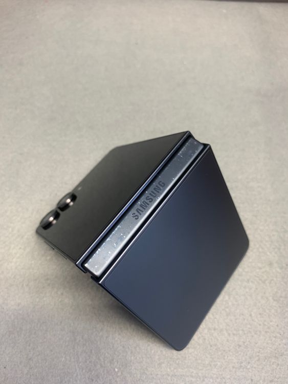 ���� SIM�ե꡼ Samsung Galaxy Z Flip7 256GB �����åȥ֥�å���