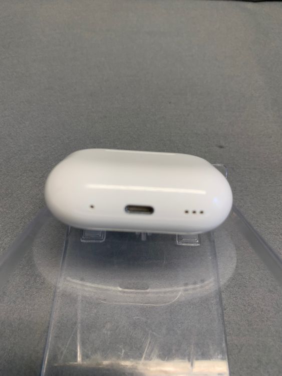 ���� AirPods Pro ��2���� Lightning���Ÿ�