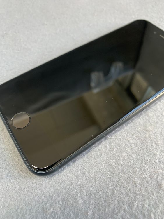 ���� ������ SIM�ե꡼ iPhoneSE ��3���� 64GB �ߥåɥʥ��ȿ�