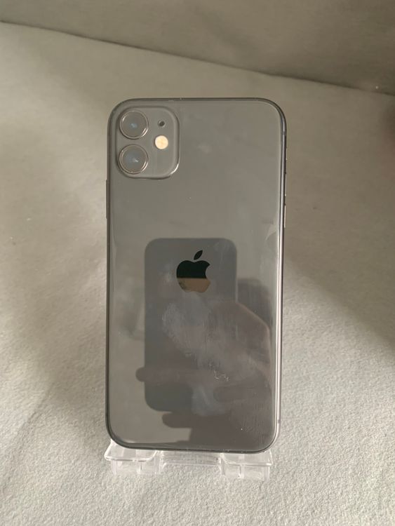 ���ʡ������ǡ�SIM�ե꡼��iPhone11 128GB �֥�å���