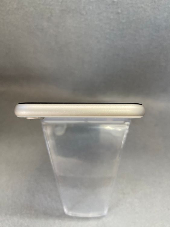 ���ʡ������ǡ�SIM�ե꡼��iPhoneSE �軰���� 64GB �������饤�ȿ�