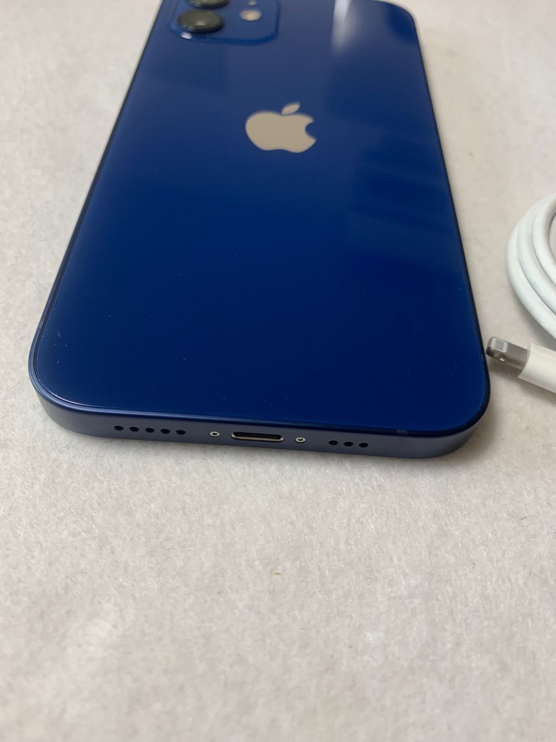 ムスビー｜超美品 国内版 simフリー iPhone12 128GB バッテリー93 