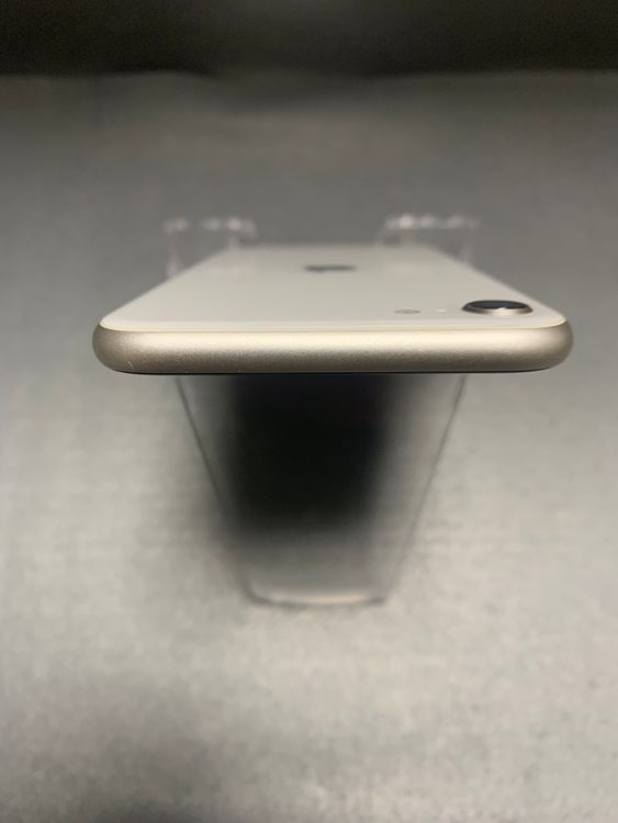 ���� ������ SIM�ե꡼ iPhoneSE ��3���� 64GB �������饤�ȿ�