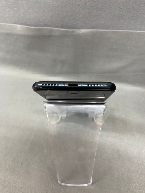 ���� ������ SIM�ե꡼ iPhoneSE ��3���� 64GB �ߥåɥʥ��ȿ�