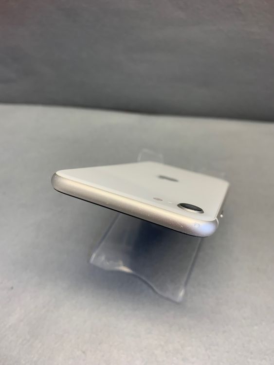 ��š������ǡ�SIM�ե꡼ iPhoneSE ��3���� 128GB �������饤�ȿ�