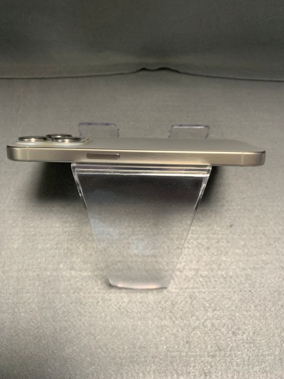 �ۤܿ��� ���åץ륹�ȥ��� SIM�ե꡼ iPhone15 Pro 256GB �ʥ���������˥���