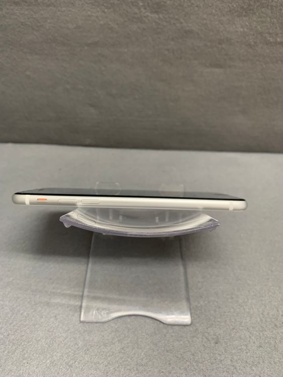 Ķ���� ������ SIM�ե꡼ iPhoneSE �裲���� 64GB �ۥ磻�ȿ�