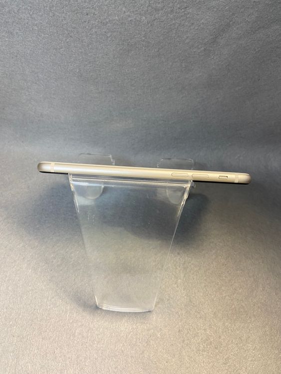 ���ʡ������ǡ�SIM�ե꡼��iPhone SE �裳���塡64GB���������饤�ȿ�