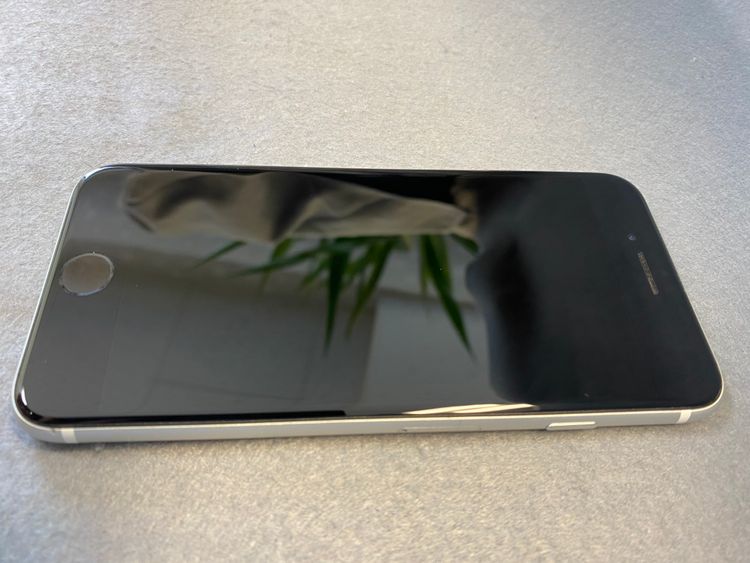 ���ʡ������ǡ�SIM�ե꡼��iPhoneSE�������� 64GB  �ۥ磻�ȿ�