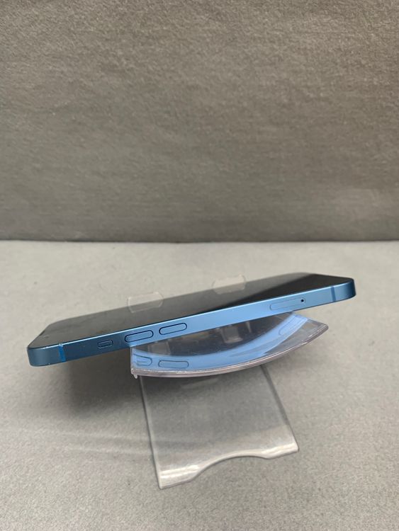 ���� Apple���ȥ��� SIM�ե꡼ iPhone13 256GB �֥롼��