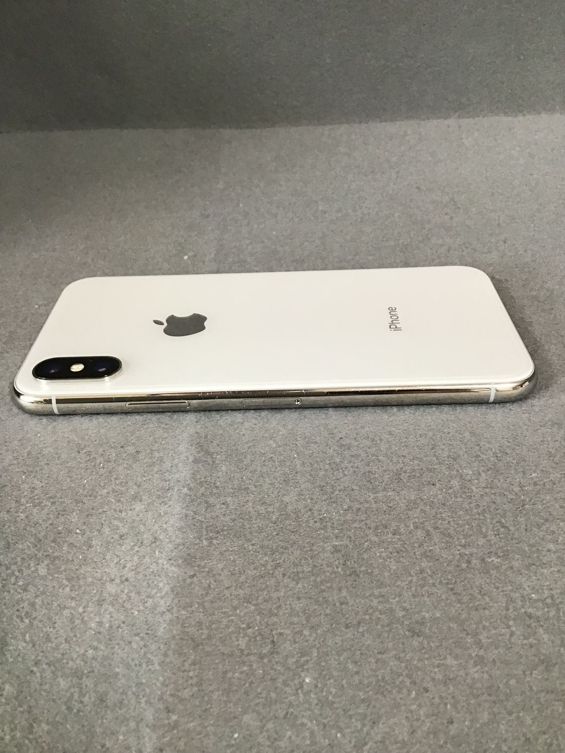 ムスビー｜美品 国内版 SIMフリー iPhoneX 256GB シルバー色