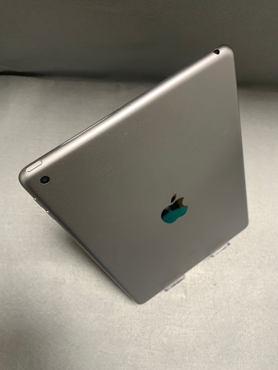 ���� ������ WiFi�� iPad ��5���� 128GB ���ڡ������졼��