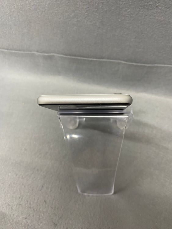 ���� ������ SIM�ե꡼iPhoneSE ��2���� 64GB �ۥ磻�ȿ�