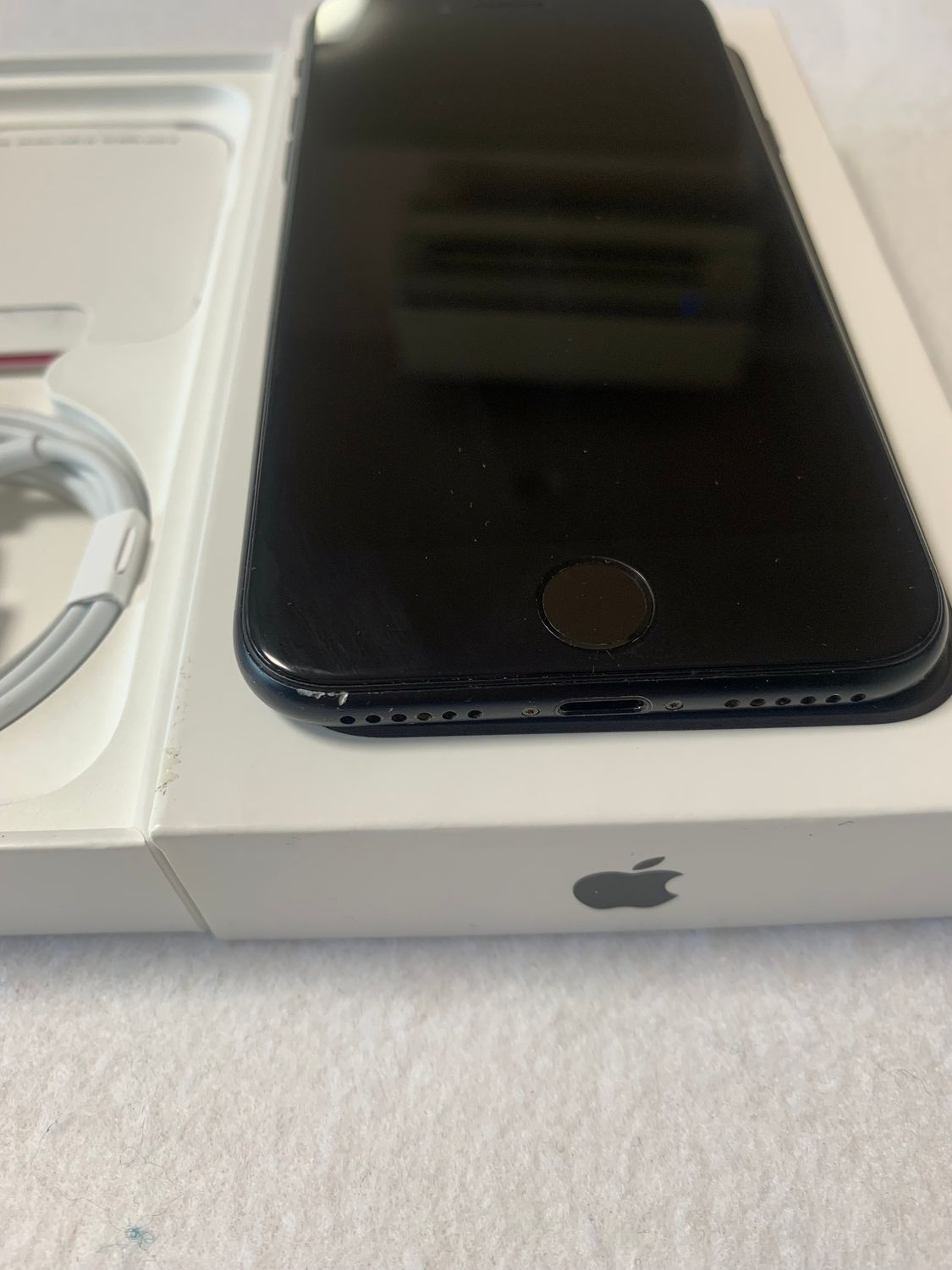 ムスビー｜中古美品 国内版 SIMフリー iPhoneSE 第3世代 128GB