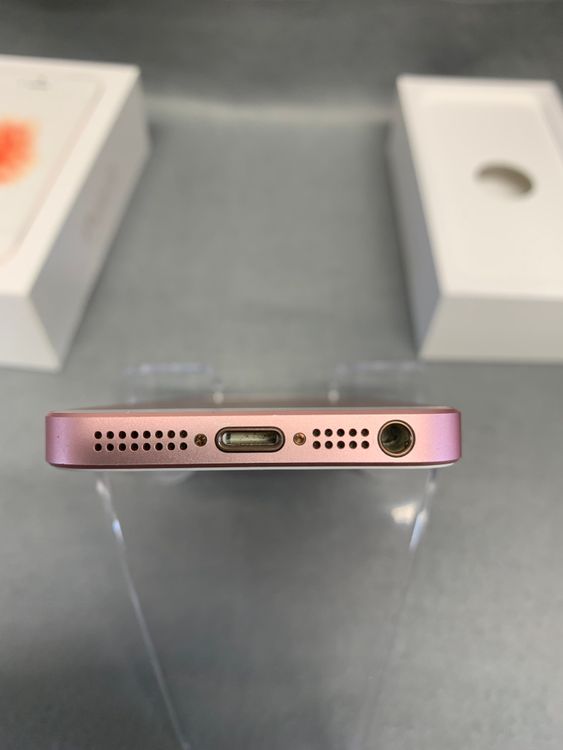 ���ʡ������ǡ�SIM�ե꡼��iPhone SE��������� 64GB ������������ɿ�