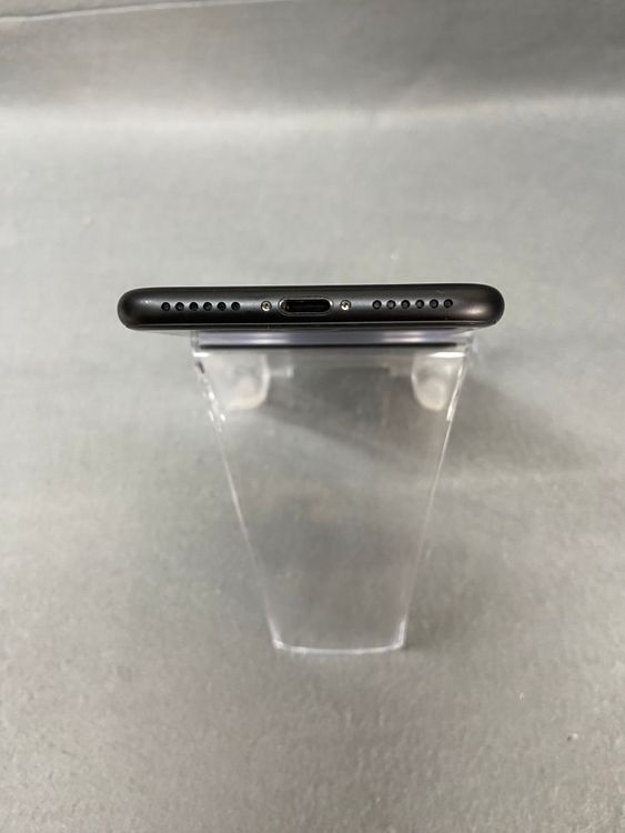 ���ʡ������ǡ�SIM�ե꡼��iPhone7  32GB �֥�å���