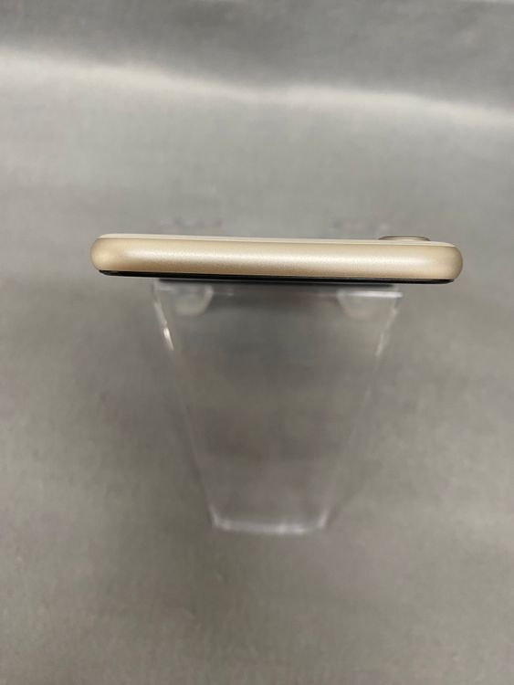 Ķ���ʡ������ǡ�SIM�ե꡼��iPhoneSE ��3����  64GB �������饤�ȿ�
