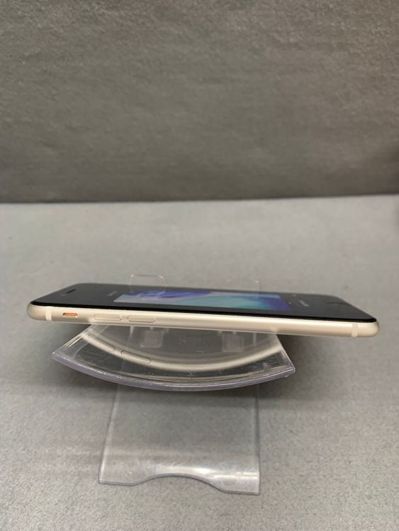 ���� Apple���ȥ��� SIM�ե꡼ iPhoneSE ��3���� 64GB �������饤�ȿ�