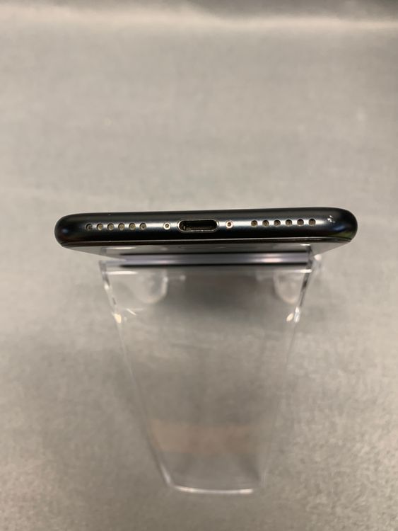 ���ʡ������ǡ�SIM�ե꡼��iPhoneSE��2���塡64GB �֥�å���