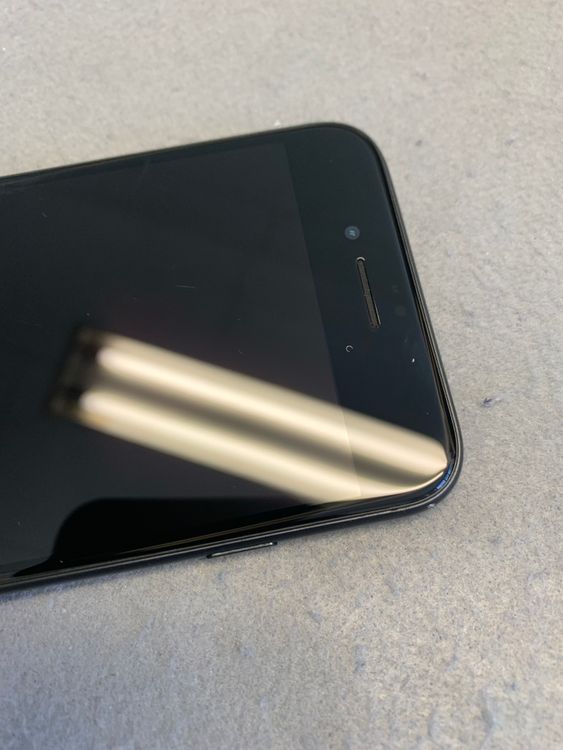 ��� ������ SIM�ե꡼ iPhoneSE �裲���� 128GB �֥�å���