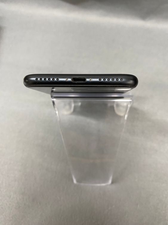 ���� ������ SIM�ե꡼iPhoneSE����2���塡64GB �֥�å���
