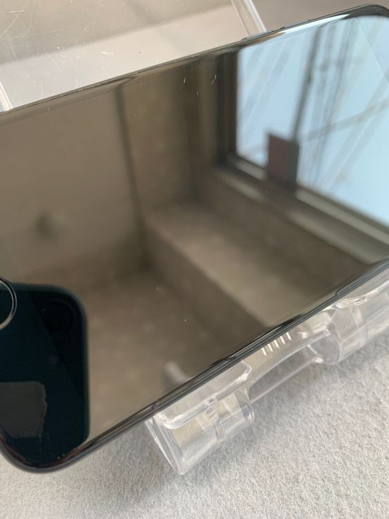 ���ʡ�Apple���ȥ��ǡ�SIM�ե꡼��iPhoneSE�裳���� 128GB �ߥåɥʥ��ȿ�