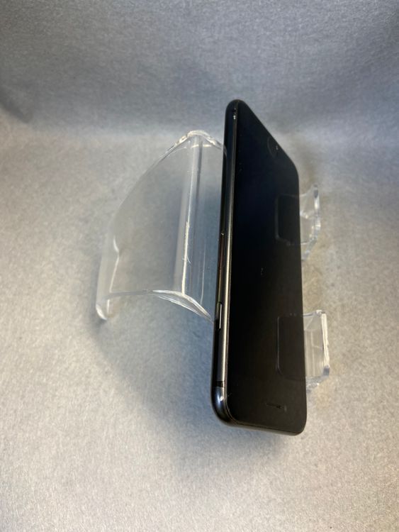 ���ʡ������ǡ�SIM�ե꡼��iPhone SE ��2���� 64GB �֥�å���