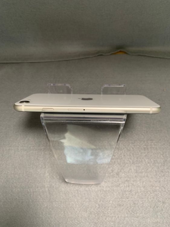 ���� ������ SIM�ե꡼ iPhoneSE ��3���� 64GB �������饤�ȿ�