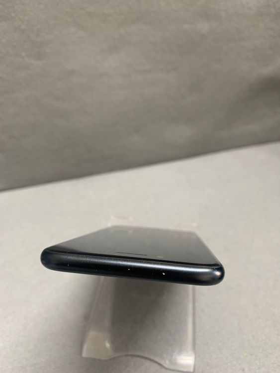 ������� ������ SIM�ե꡼ iPhoneSE �裳���� 64GB �ߥåɥʥ��ȿ�