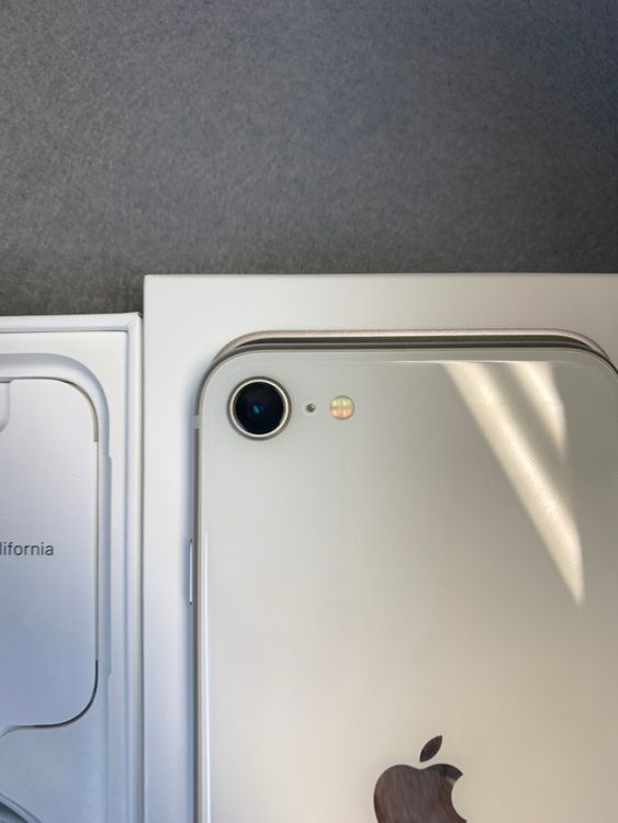 ���ʡ������ǡ�SIM�ե꡼��iPhoneSE ��3���塡 64GB �ߥåȥ饤�ȿ�