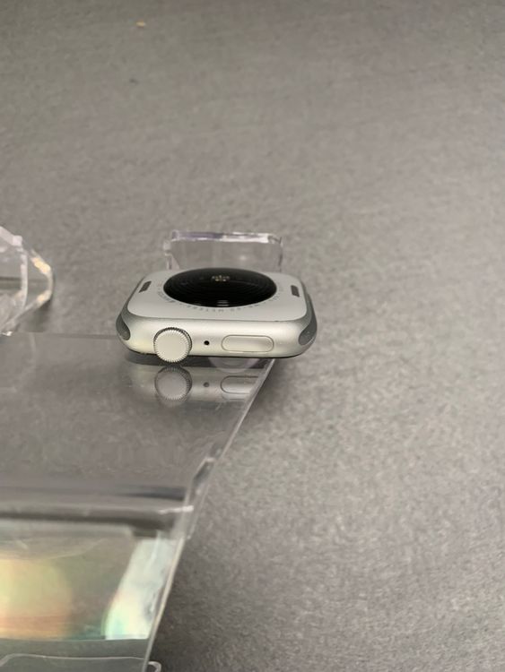 ������� Apple Watch SE ��2���� GPS��ǥ� 44mm 32GB ����С�