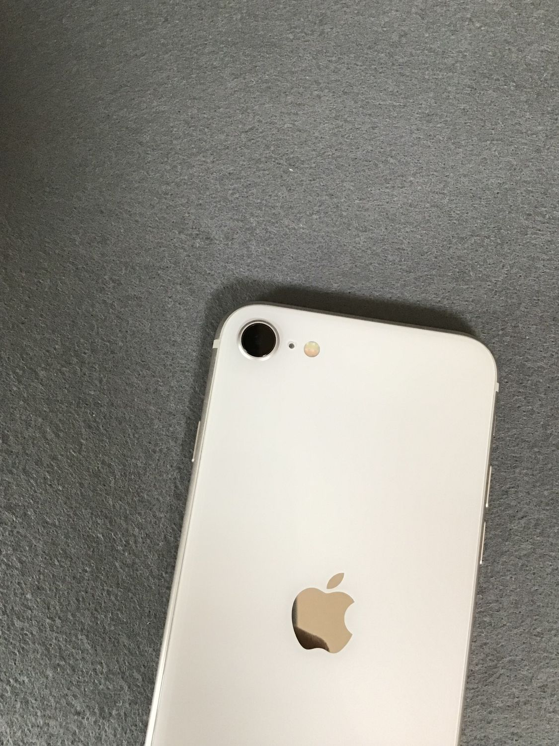 iPhone SE 第3世代 128GB スターライト 美品 ムスビー|美品 国内版 SIMフリー iPhoneSE 第3世代 128GB