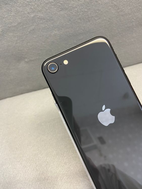 Ķ���� ������ SIM�ե꡼ iPhoneSE ��2���� 64GB �֥�å���