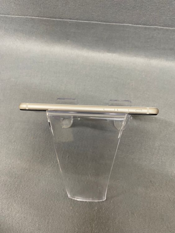 ���ʡ������ǡ�SIM�ե꡼��iPhoneSE����3����  64GB ���������饤�ȿ�
