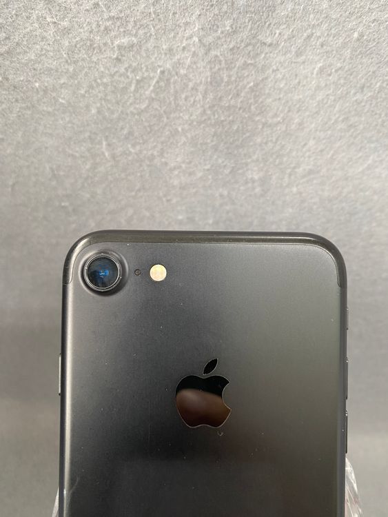 ���ʡ������ǡ�SIM�ե꡼��iPhone�� 32GB �֥�å���