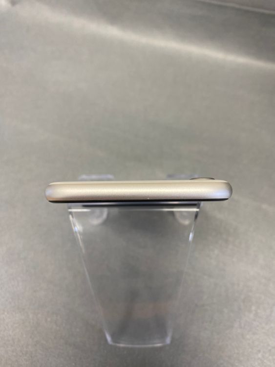 ���ʡ������ǡ�SIM�ե꡼��iPhoneSE ��3���塡256GB �������饤�ȿ�