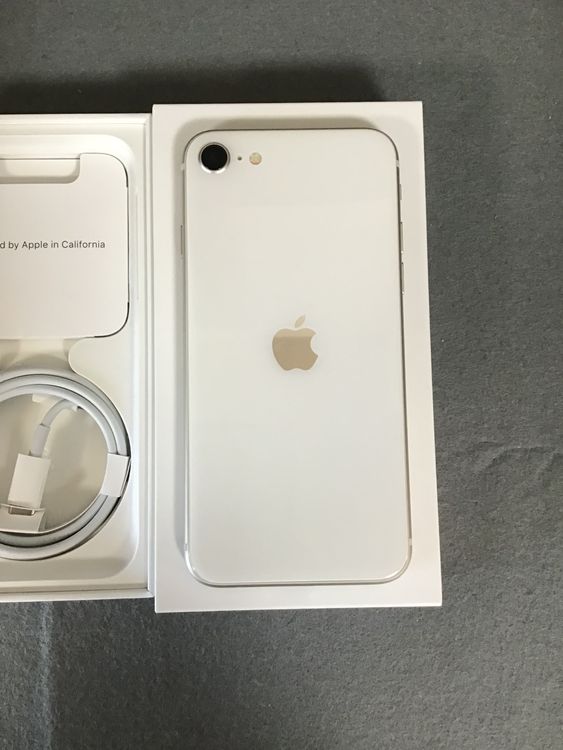 ĶʡǡSIMե꡼iPhoneSE 3塡 64GB 饤ȿ