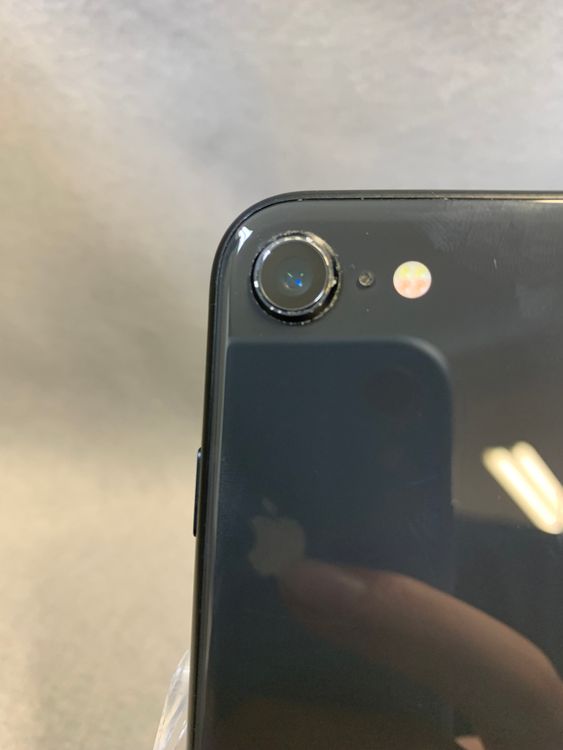 ���ʡ������ǡ�SIM�ե꡼��iPhoneSE ��2���塡 64GB �֥�å���