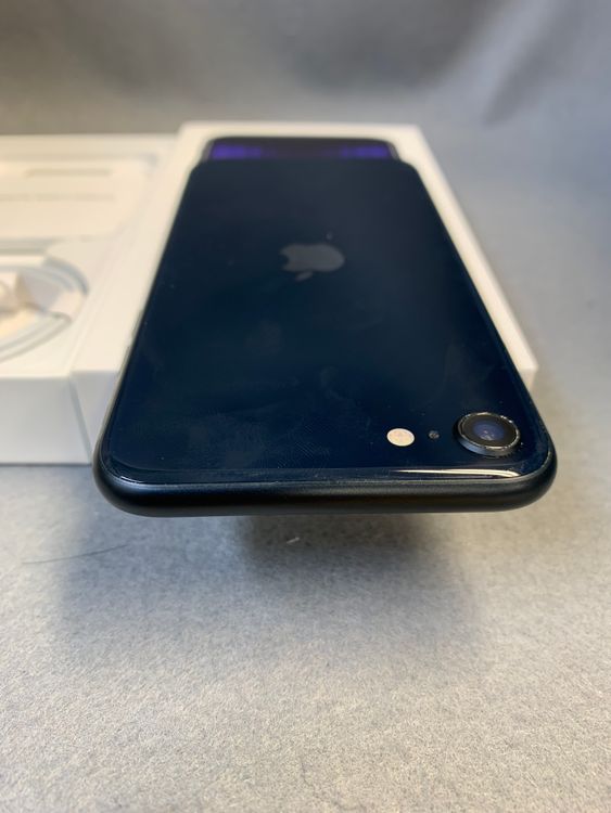 ���ʡ������ǡ�SIM�ե꡼��iPhoneSE ��3���塡 64GB �ߥåȥʥ��ȿ�