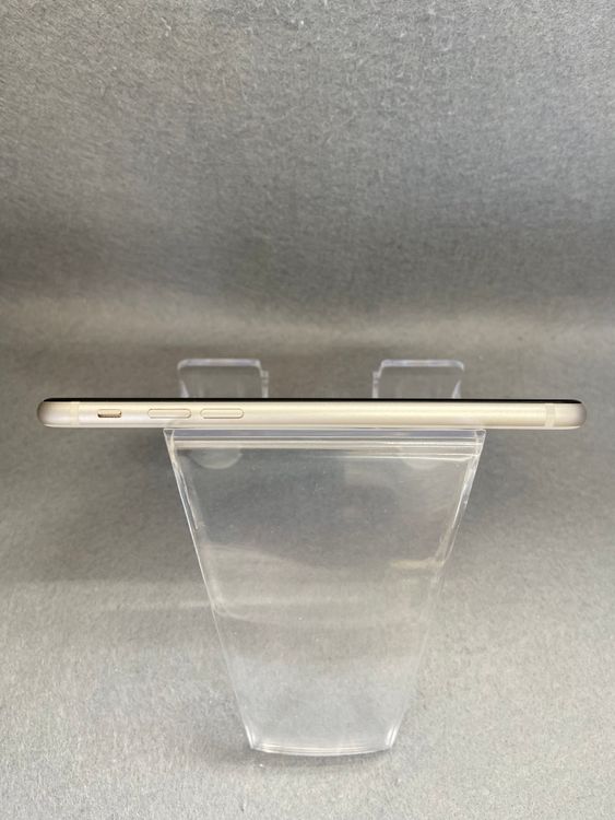 ���ʡ������ǡ�SIM�ե꡼��iPhoneSE �軰���� 64GB �������饤�ȿ�