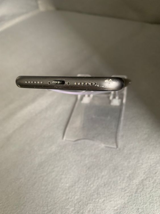 ���ʡ������ǡ�SIM�ե꡼��iPhone11 128GB �֥�å���