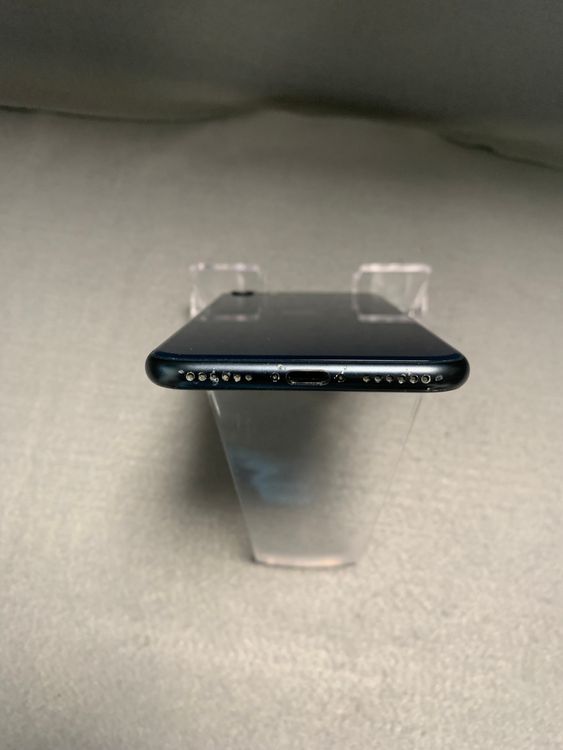 ���� ������ SIM�ե꡼ iPhoneSE ��3���� 128GB �ߥåɥʥ��ȿ�