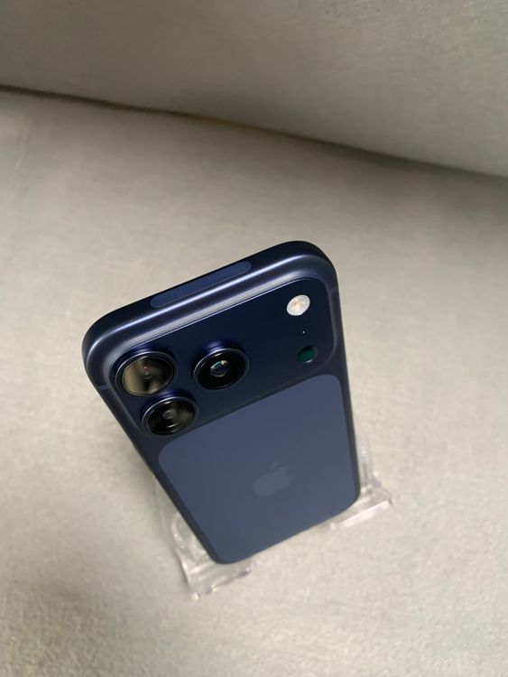 ほぼ未使用 国内版 SIMフリー iPhone17 Pro 256GB ディープブルー色