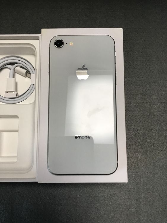 ʡǡSIMե꡼iPhone8  64GB ۥ磻ȿ