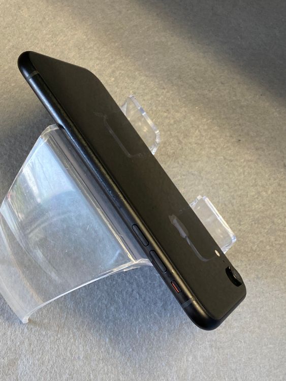 ���ʡ������ǡ�SIM�ե꡼��iPhoneXR 64GB �֥�å���